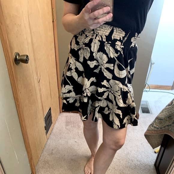 CAbi Isabel Asymmetrical Ruffle Tiered Y2K Skirt - Picture 5 of 10